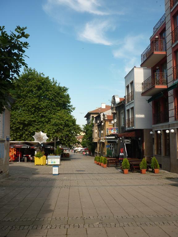 Sea Garden Plaza Apartment - Free Parking Burgas Ruang foto