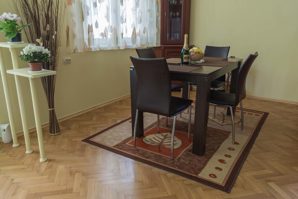 Sea Garden Plaza Apartment - Free Parking Burgas Ruang foto
