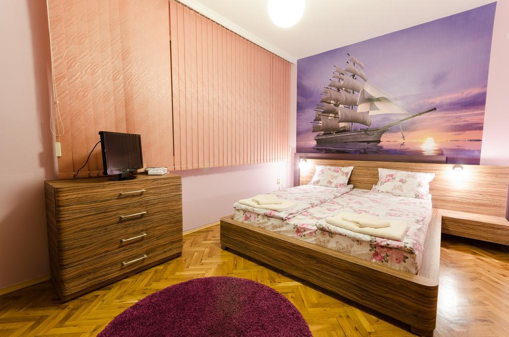 Sea Garden Plaza Apartment Burgas Bagian luar foto